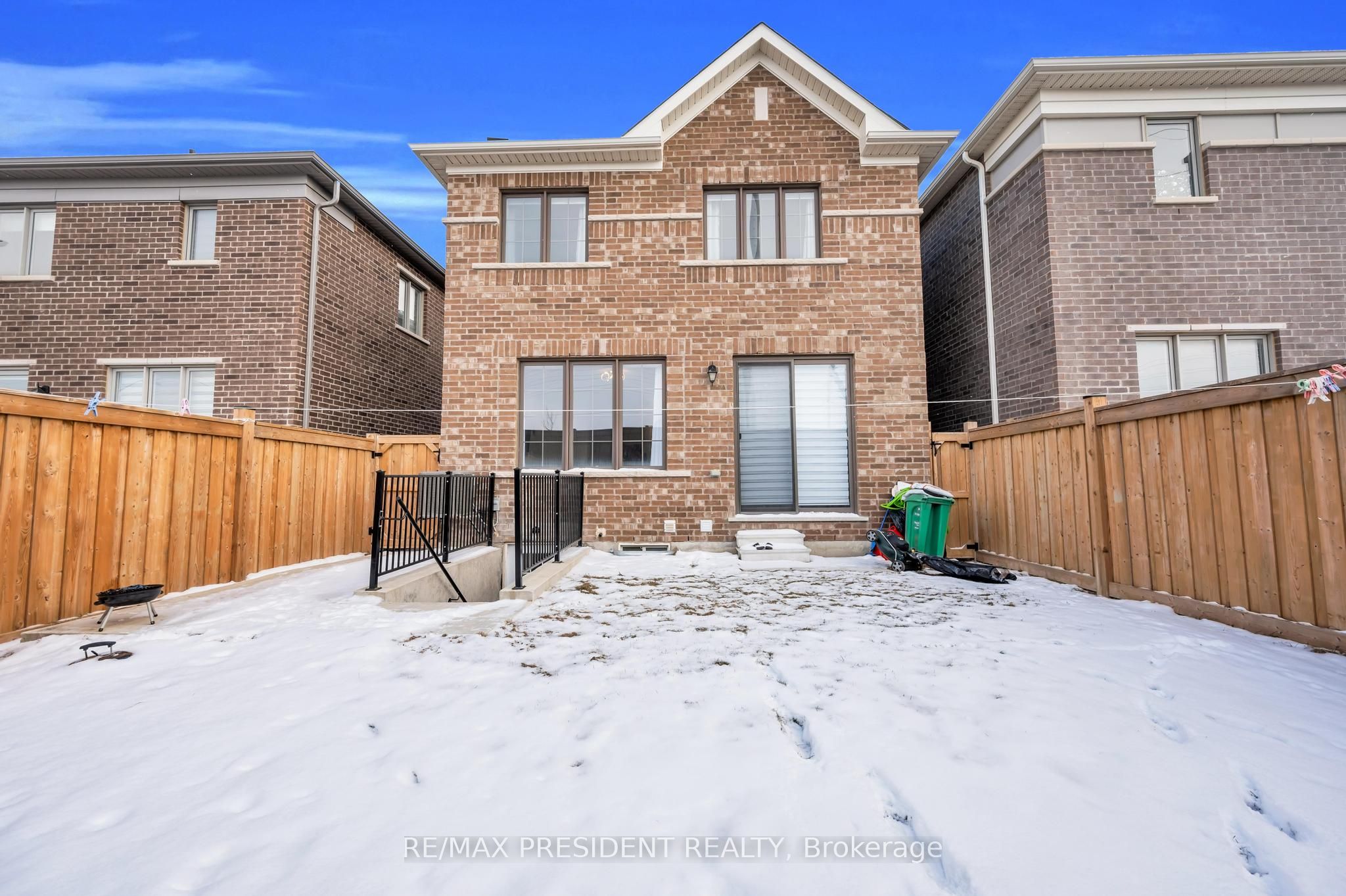 10 Callahan Court