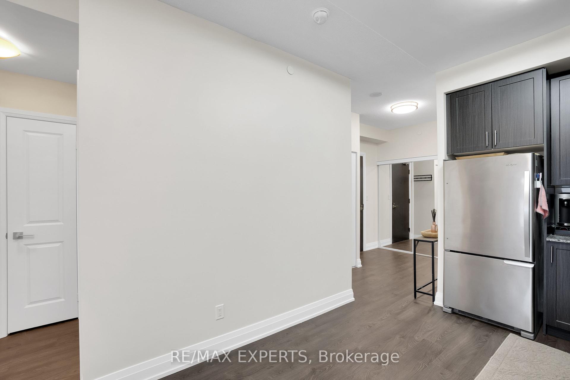 2 Bedrooms Condo at 3700 Highway 7, Vaughan For sale
