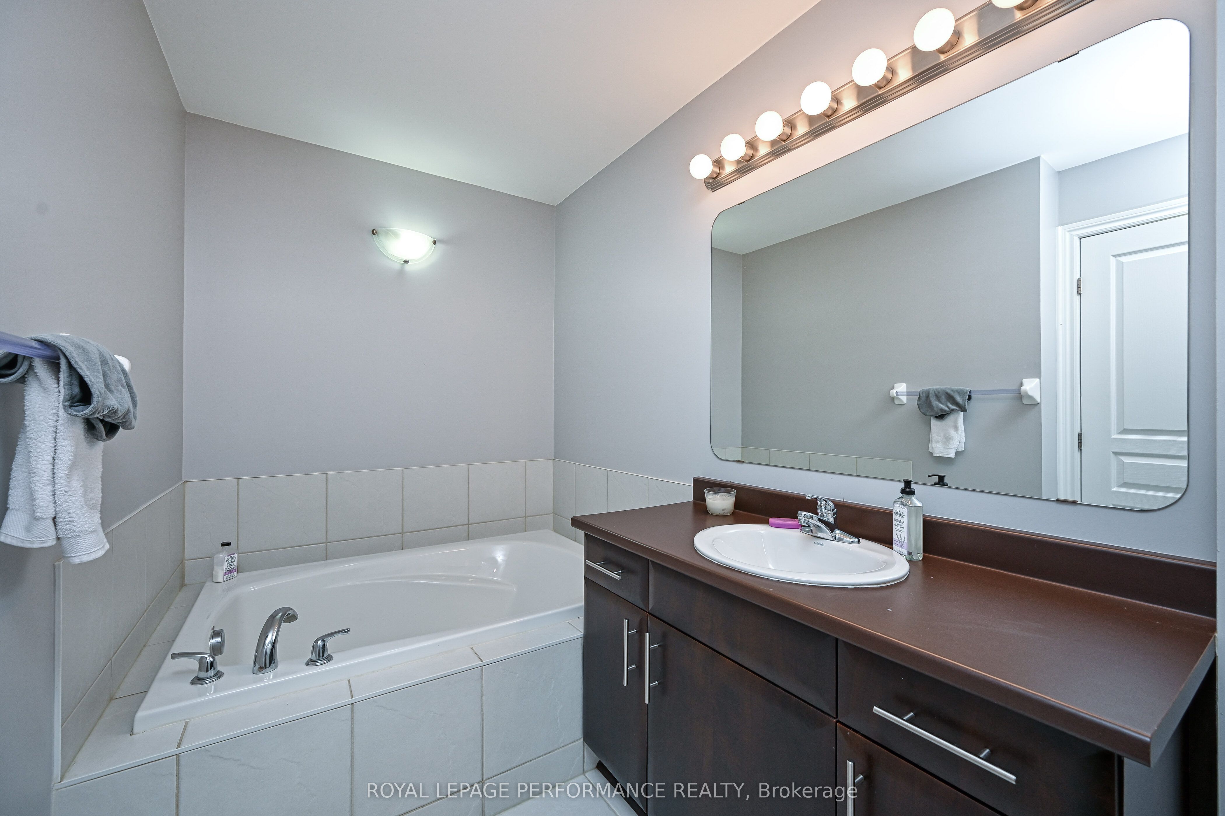 76 Stonehaven Drive, #A