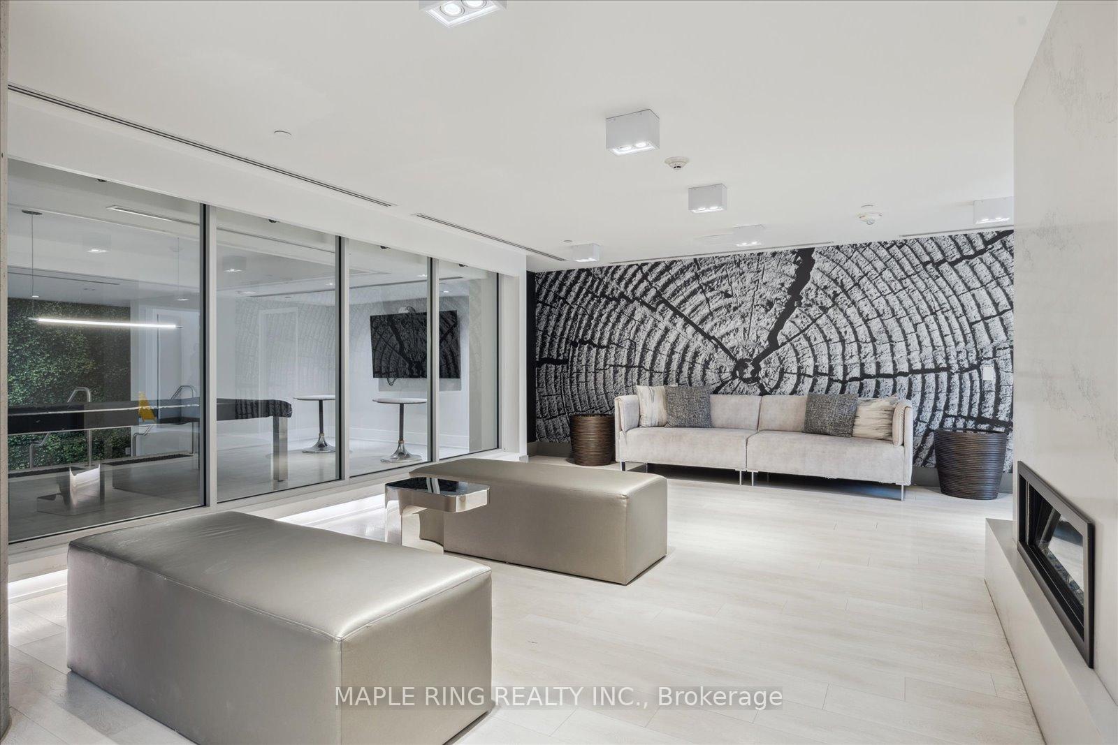 2 Bedrooms Condo at 2916 Highway 7, Vaughan For sale