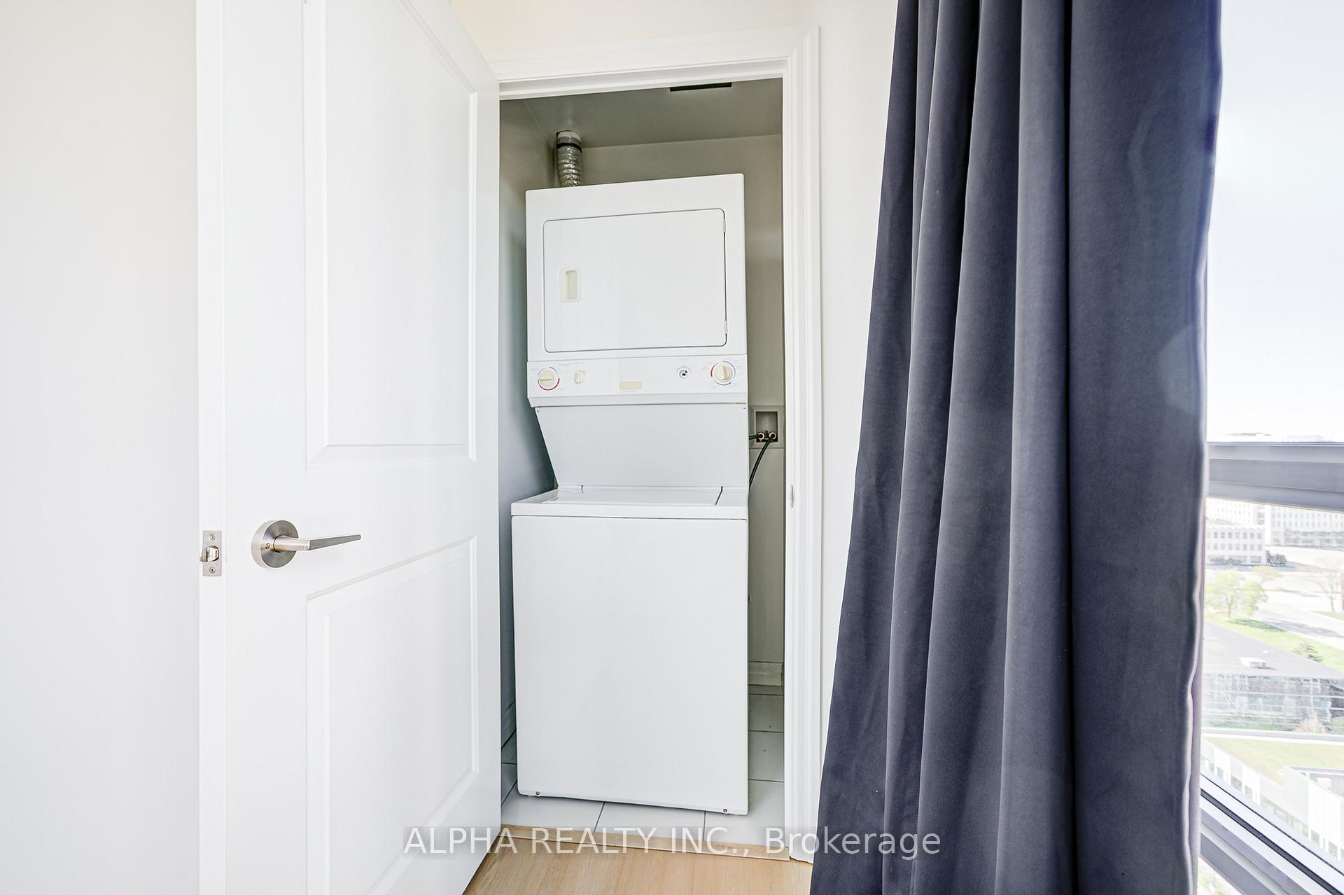 1 Bedroom Condo at 30 Herons Hill, Toronto For sale