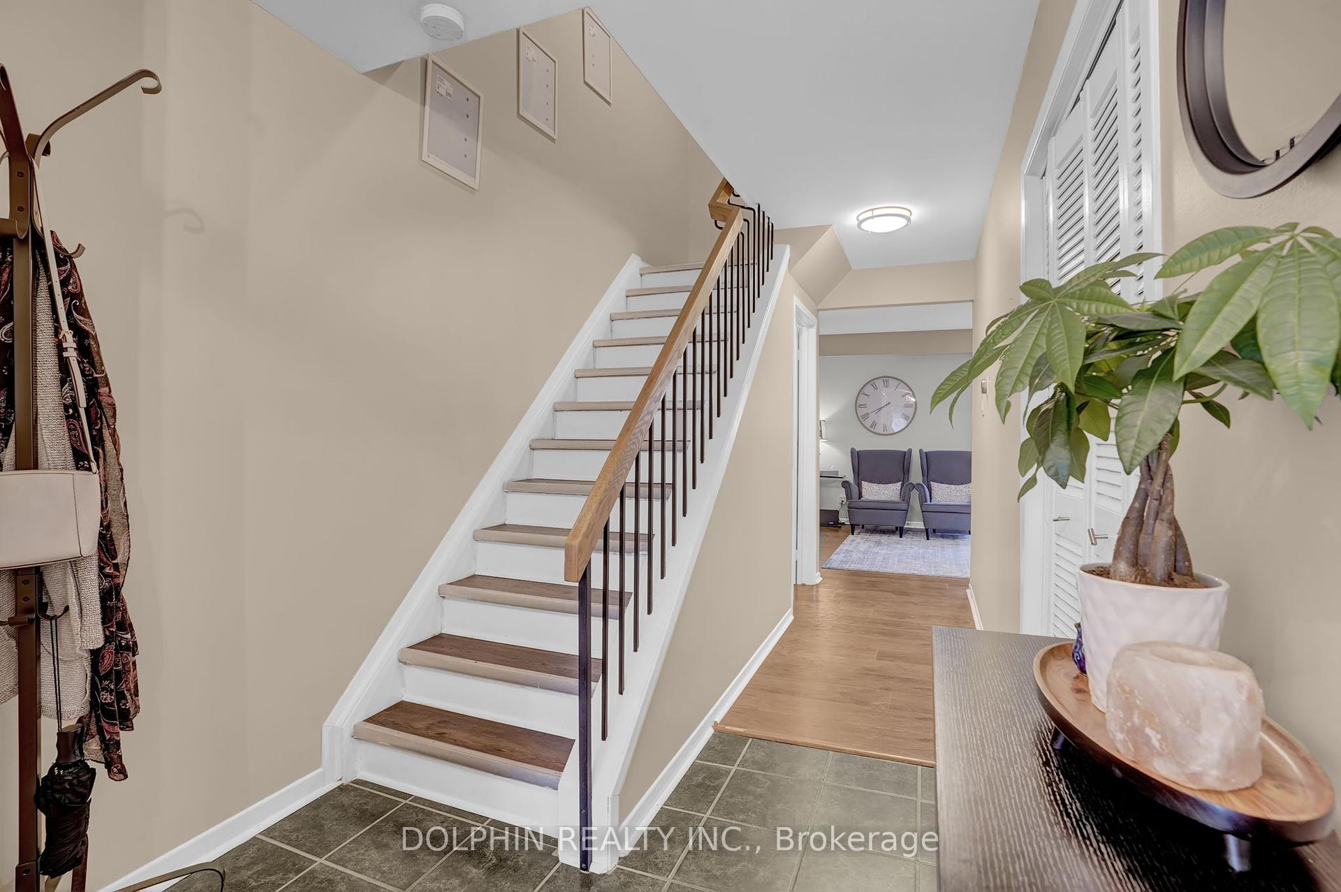 3 Bedrooms Condo at 3033 Glencrest, Burlington For sale