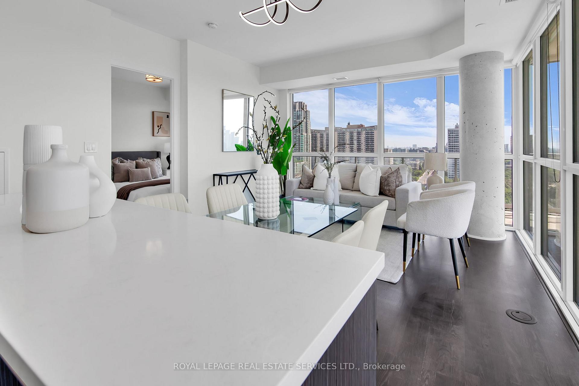 3 Bedrooms Condo at 501 St Clair, Toronto For sale