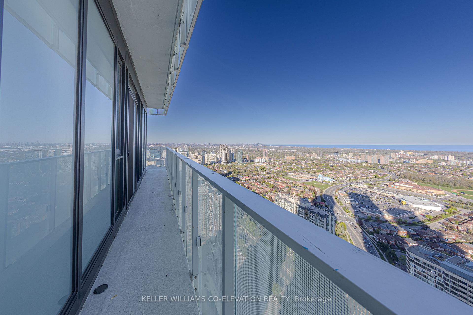3 Bedrooms Condo at 3900 Confederation, Mississauga For sale
