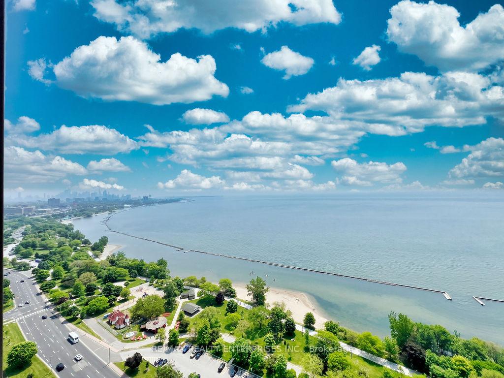 2 Bedrooms Condo at 1928 Lake Shore, Toronto For sale