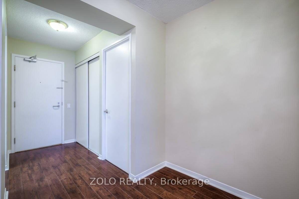 1 Bedroom Condo at 21 Overlea,  Toronto For sale