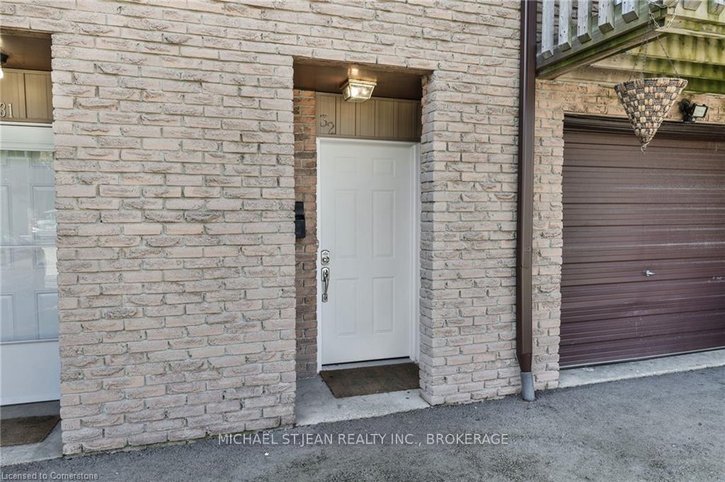 3 Bedrooms Condo at 985 Limeridge,  Hamilton For sale