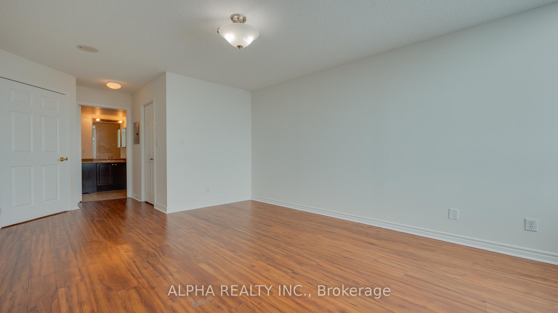 2 Bedrooms Condo at 18 Spring Garden,  Toronto For sale