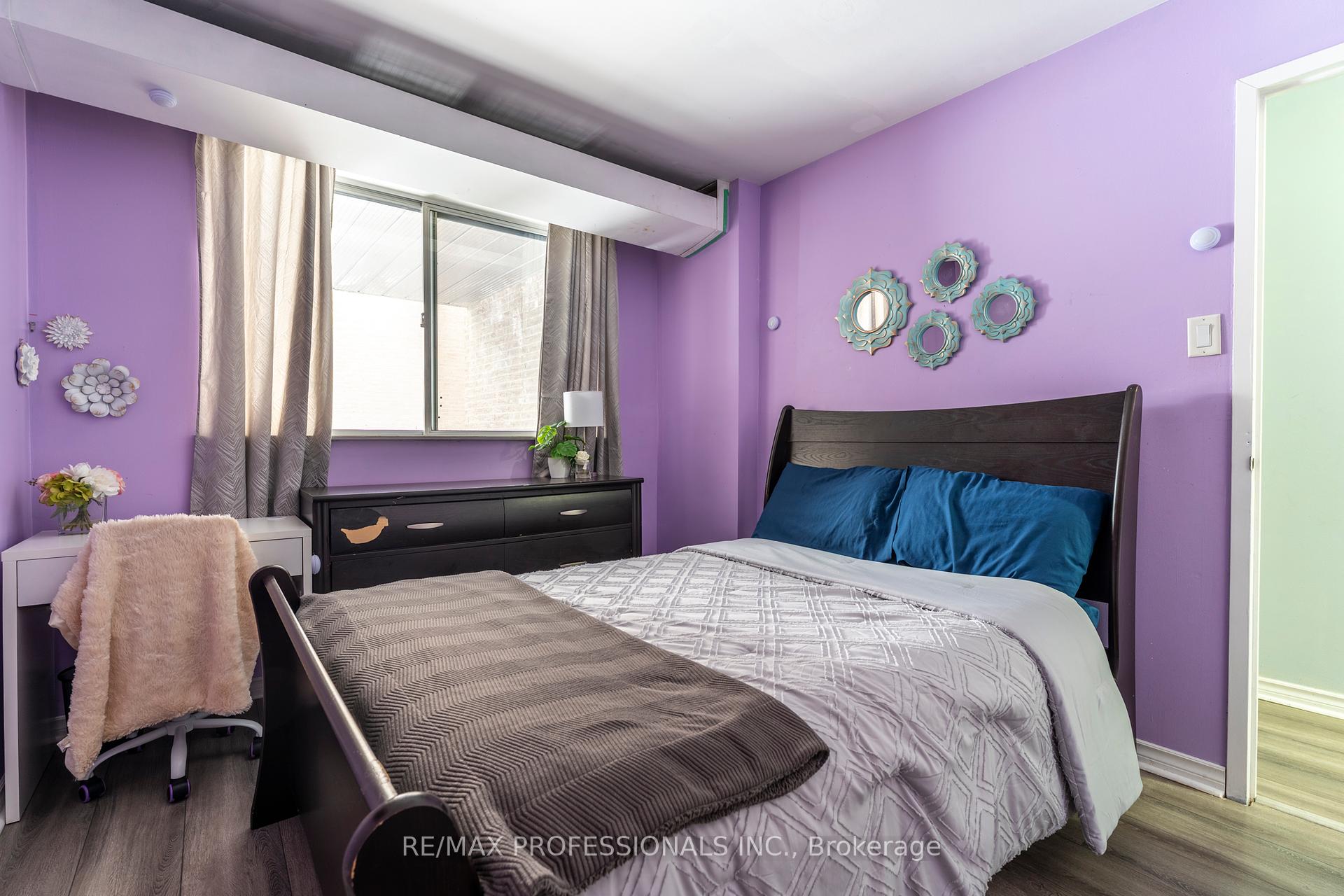 3 Bedrooms Condo at 2095 Roche,  Mississauga For sale