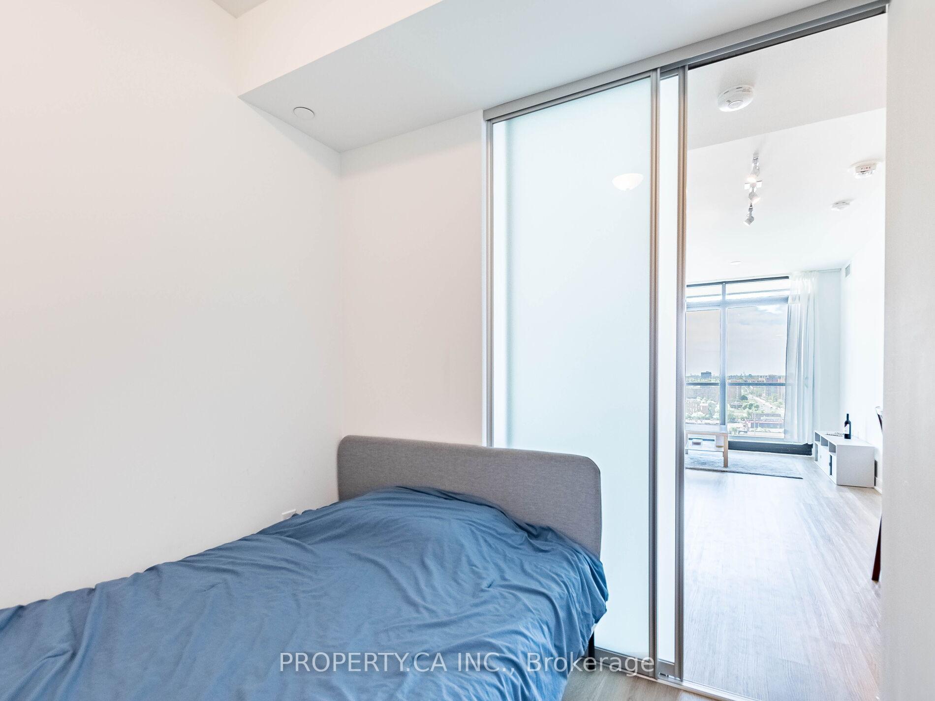 3 Bedrooms Condo at 86 Dundas, Mississauga For sale