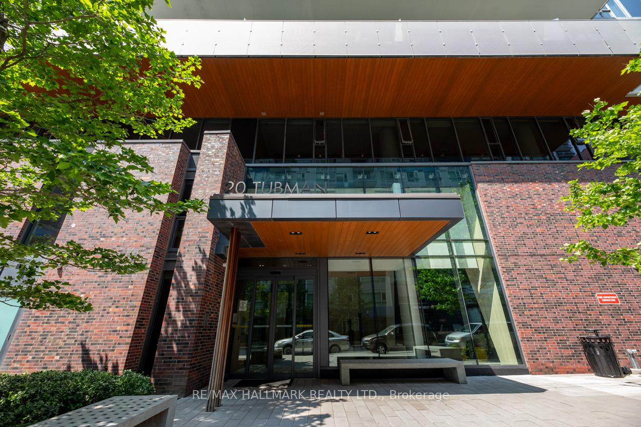 3 Bedrooms Condo at 20 Tubman, Toronto For sale