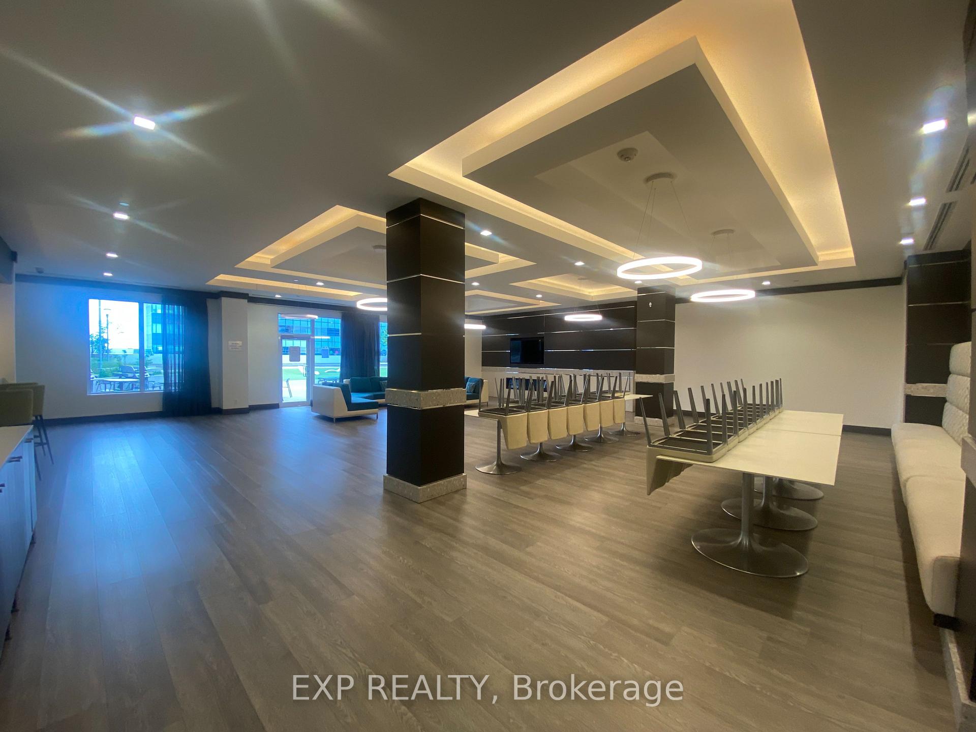 2 Bedrooms Condo at 3600 Highway 7, Vaughan For sale