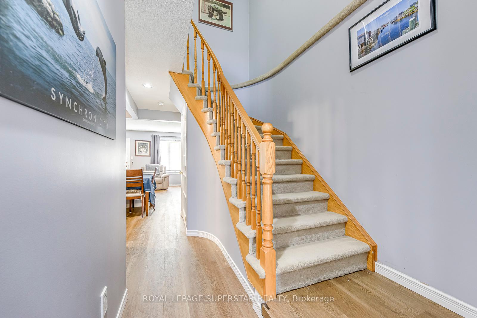 3 Bedrooms Condo at 1809 Upper Wentworth, Hamilton For sale