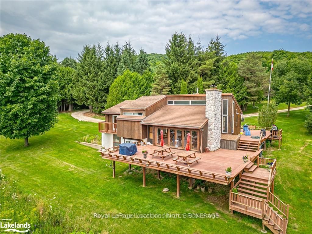 795310 The Blue Mountains Clearview Townline