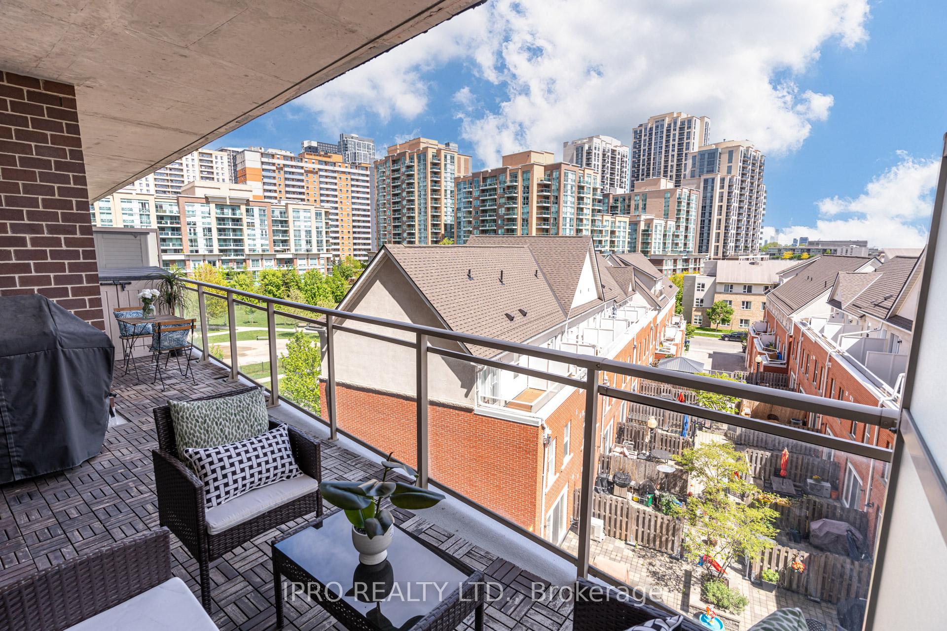 2 Bedrooms Condo at 5101 Dundas, Toronto For sale
