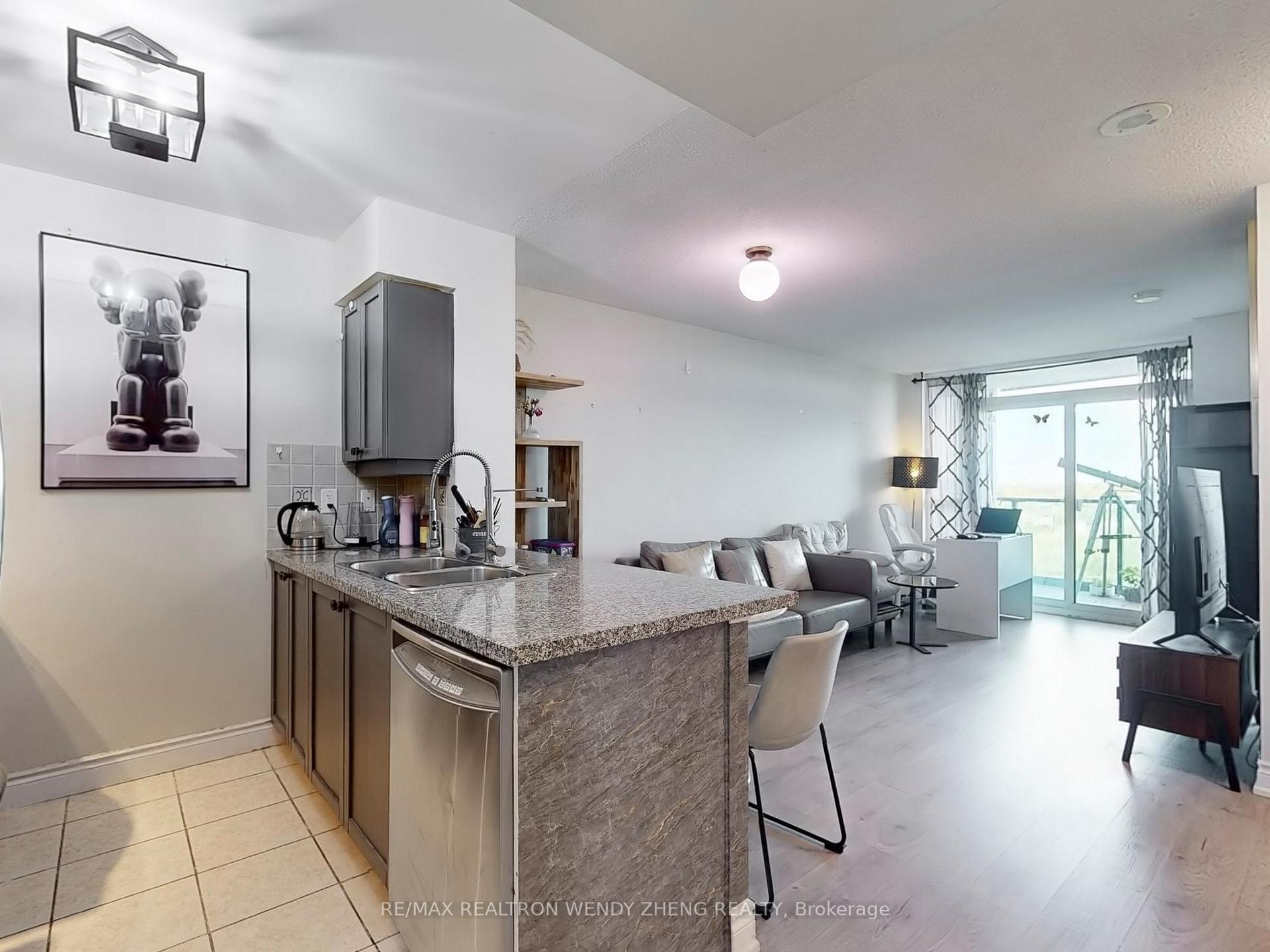 1 Bedroom Condo at 15 Greenview, Toronto For sale
