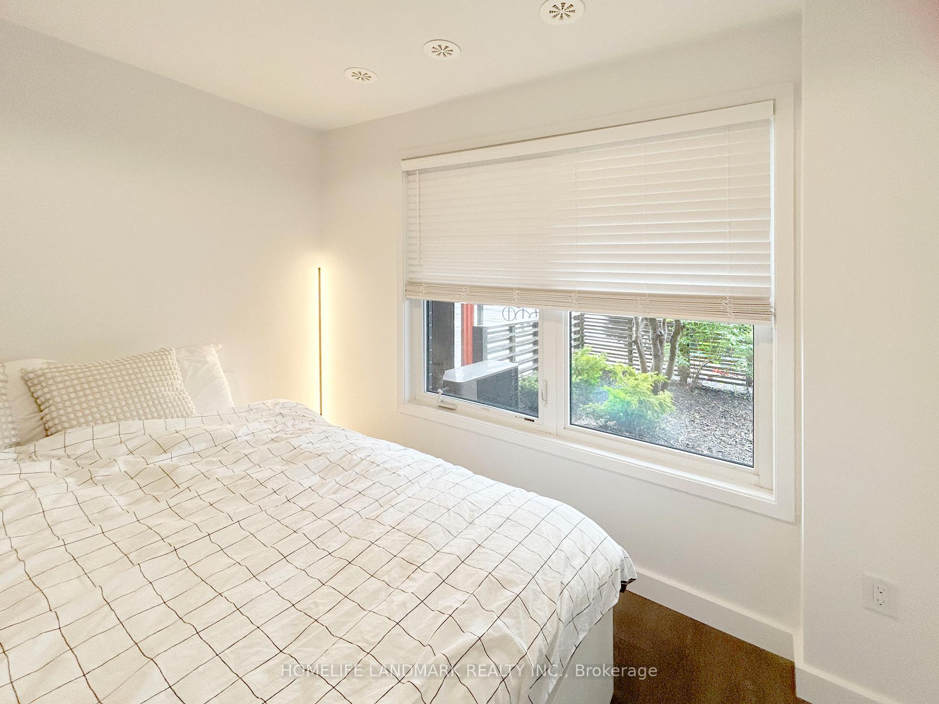 1 Bedroom Condo at 5005 Harvard, Mississauga For sale