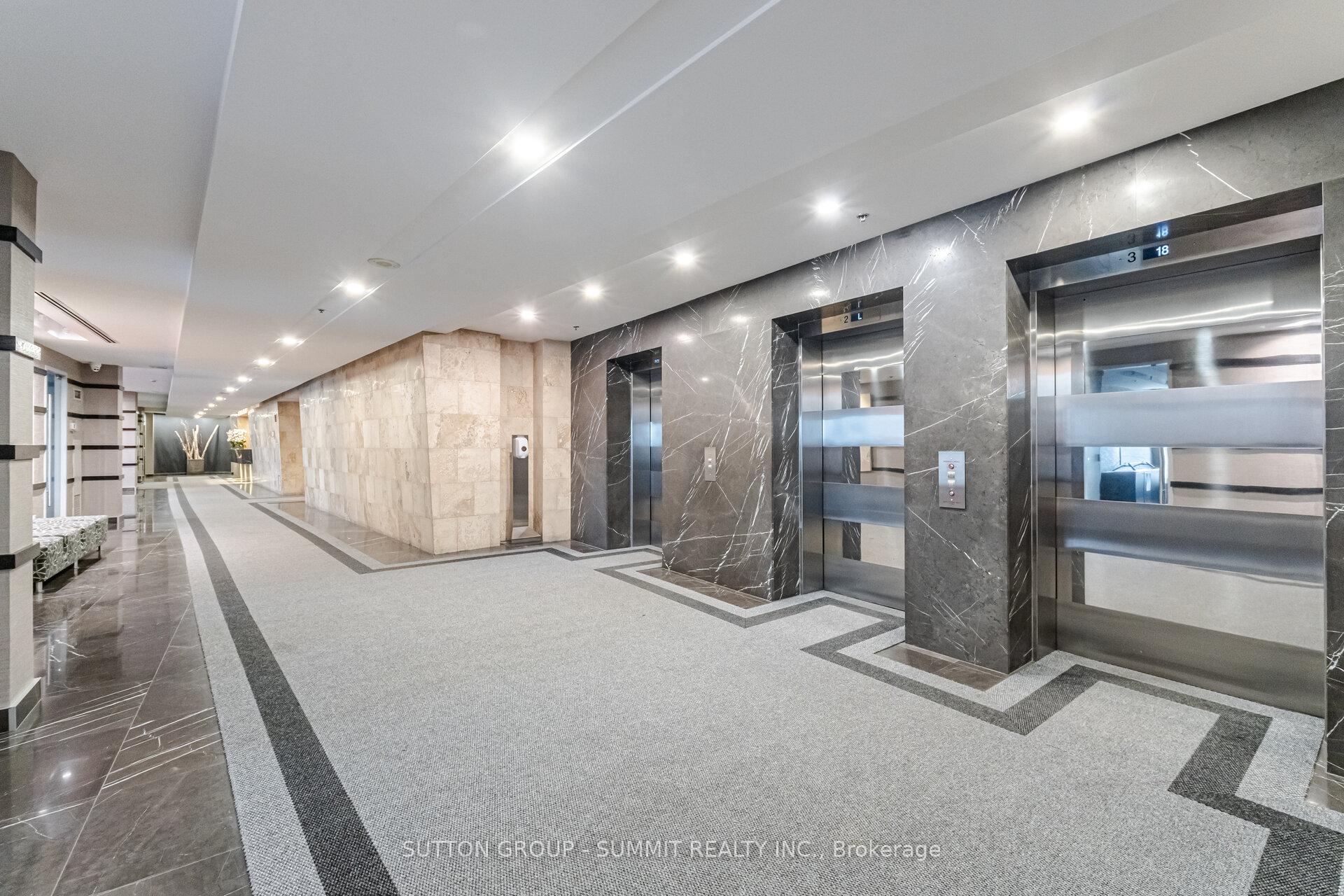 2 Bedrooms Condo at 8 Park, Toronto For sale