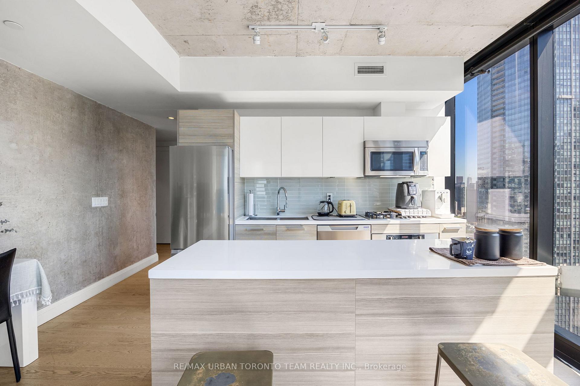 2 Bedrooms Condo at 224 King, Toronto For sale