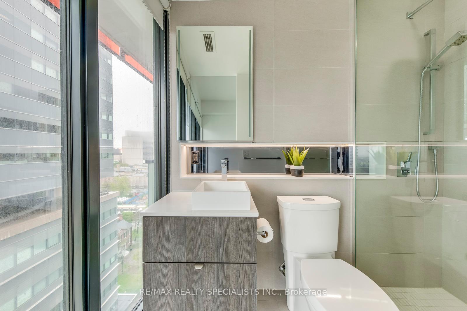 3 Bedrooms Condo at 215 Queen, Toronto For sale