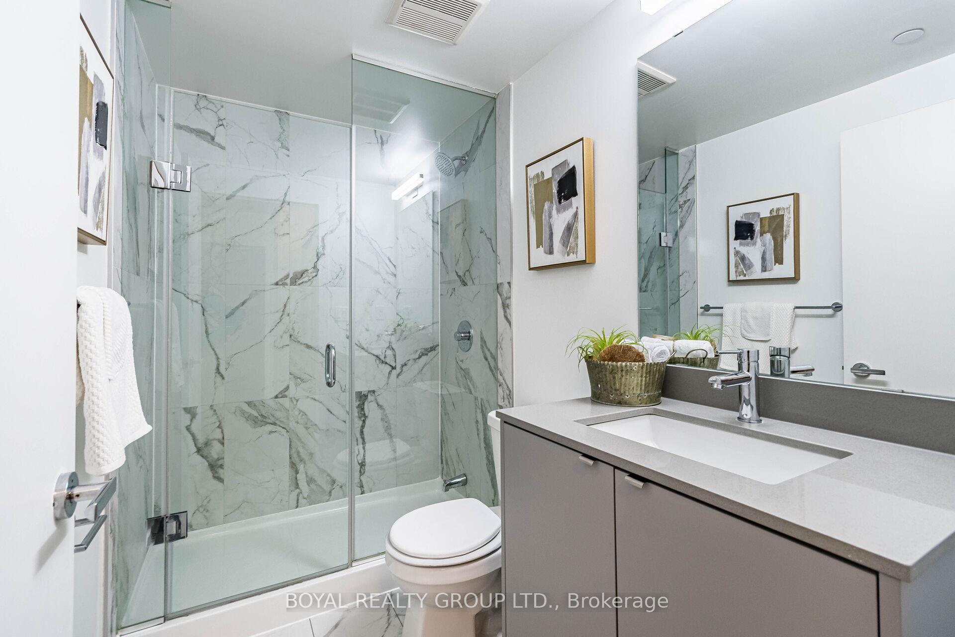 2 Bedrooms Condo at 3200 Dakota Common, Burlington For sale