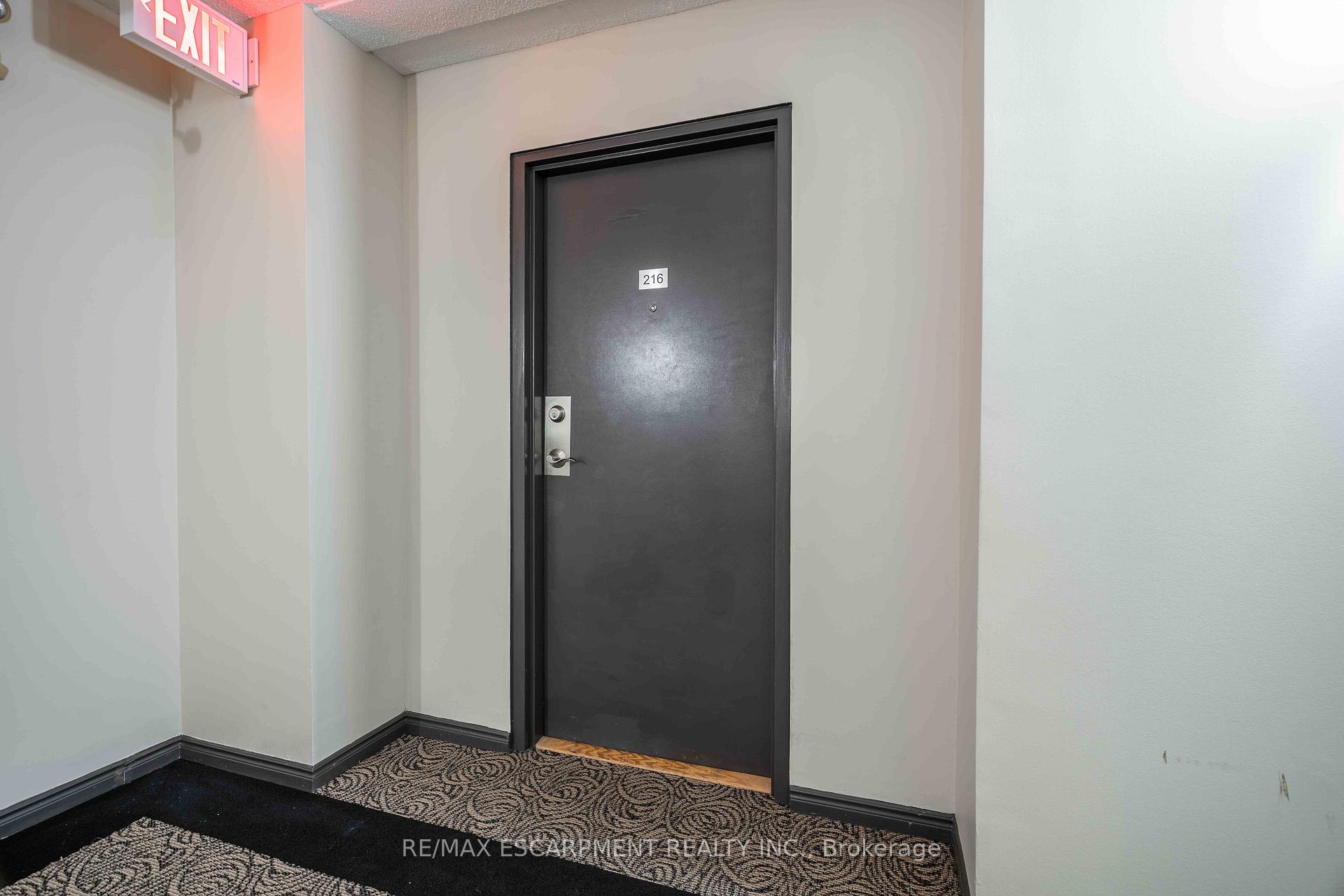 2 Bedrooms Condo at 416 Limeridge, Hamilton For sale