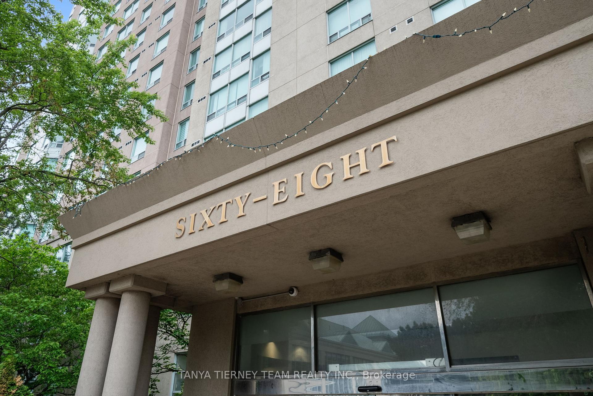 2 Bedrooms Condo at 68 Corporate, Toronto For sale