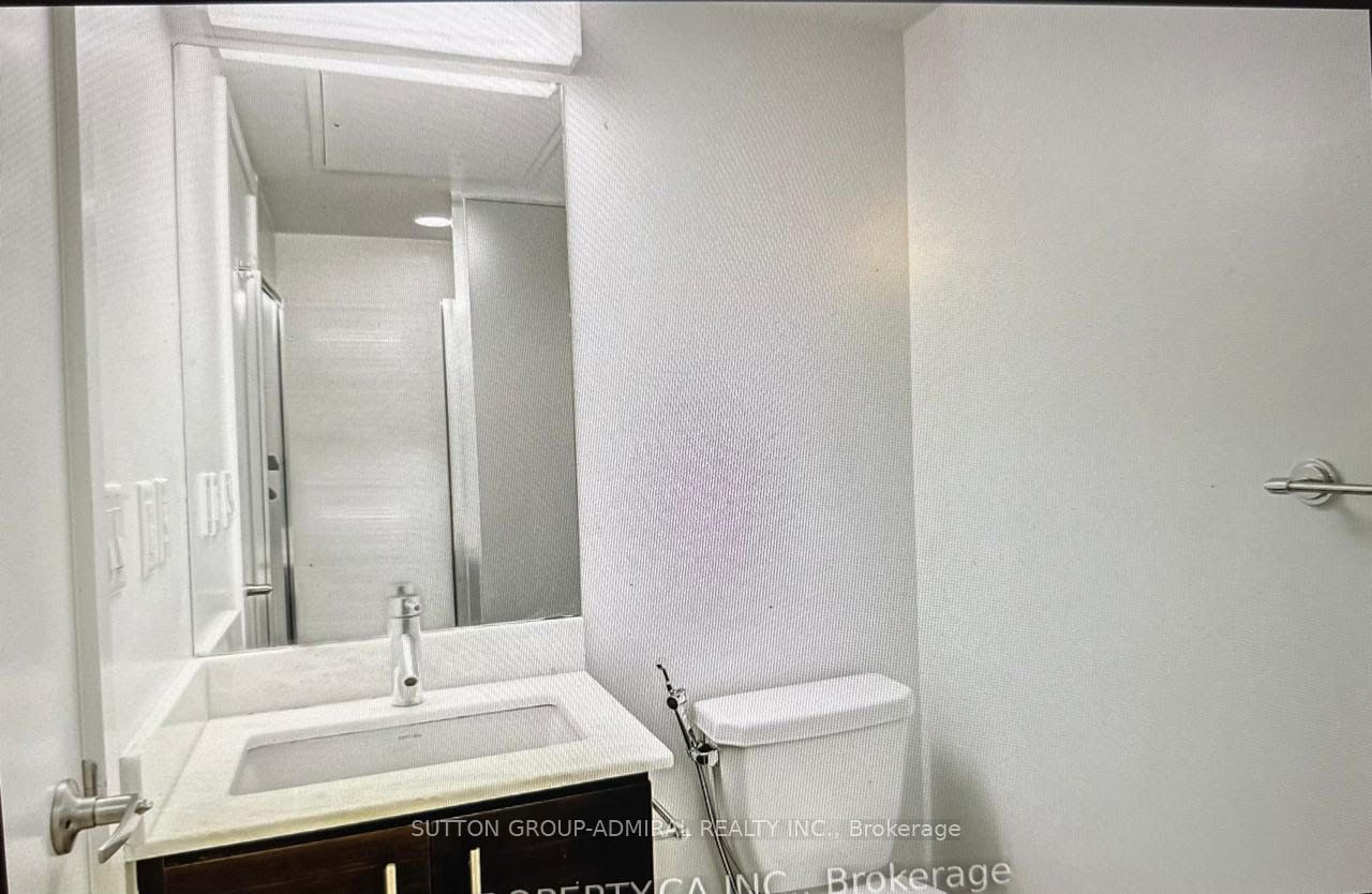 58 Orchard View Boulevard, #907