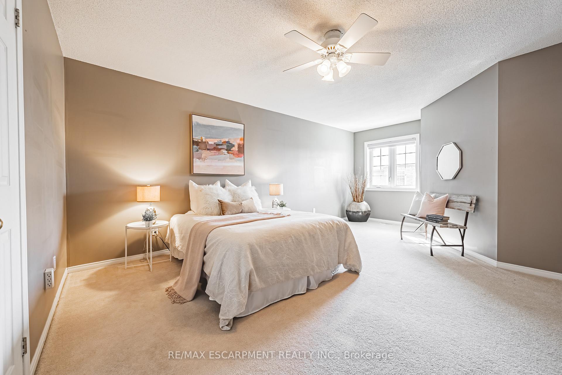 3 Bedrooms Condo at 3333 New,  Burlington For sale