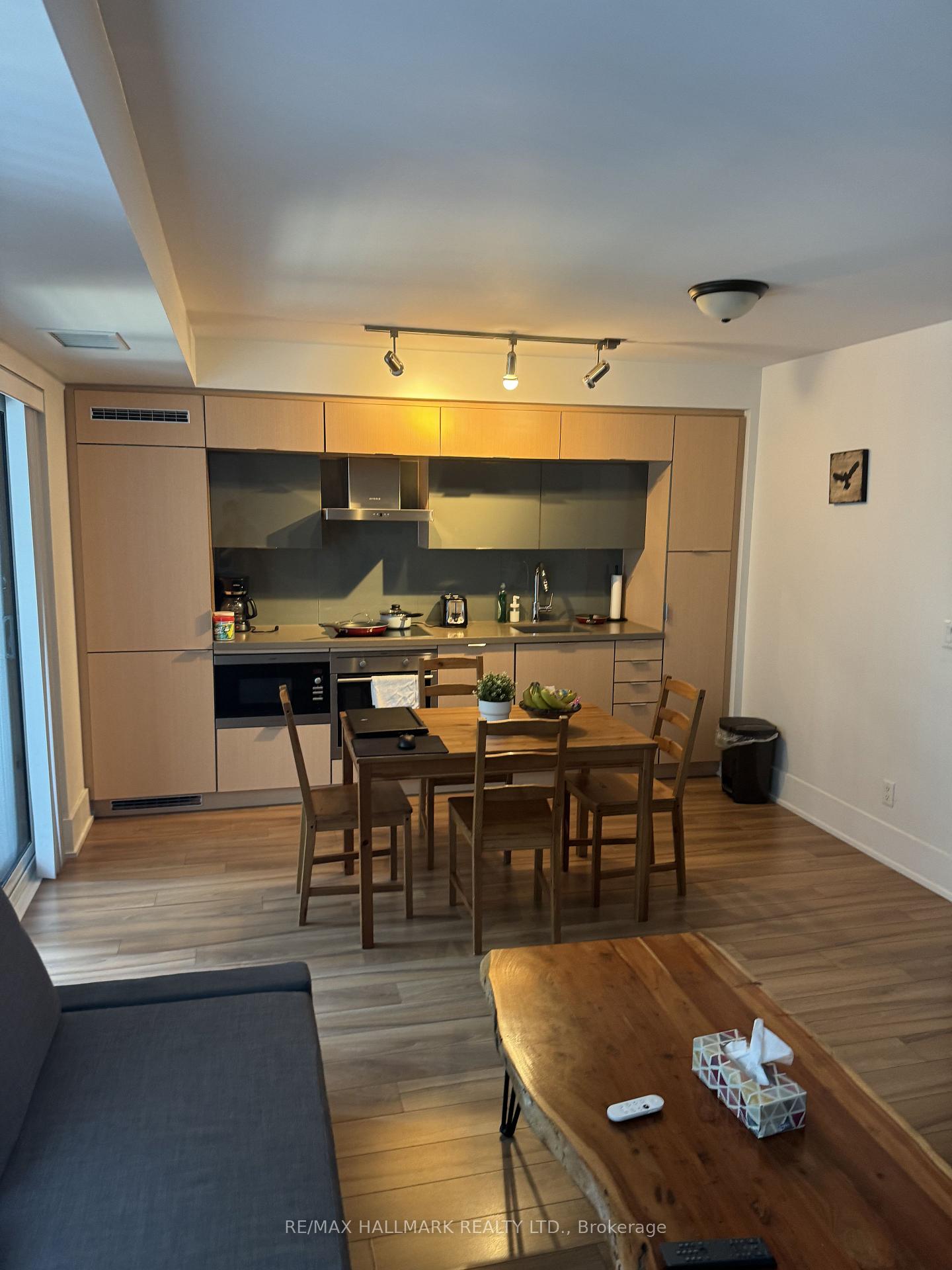 1 Bedroom Condo at 300 FRONT, Toronto For sale
