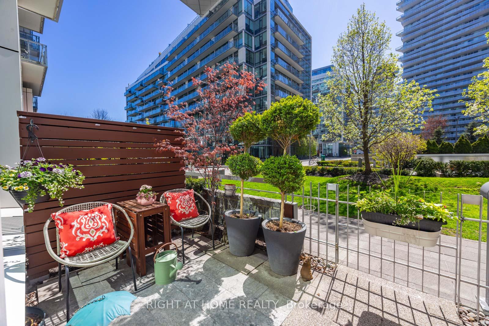 2 Bedrooms Condo at 39 Queens, Toronto For sale