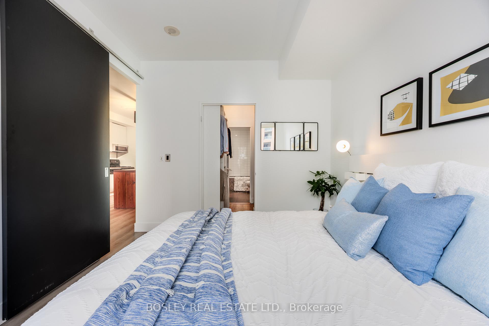 1 Bedroom Condo at 1 Shaw, Toronto For sale