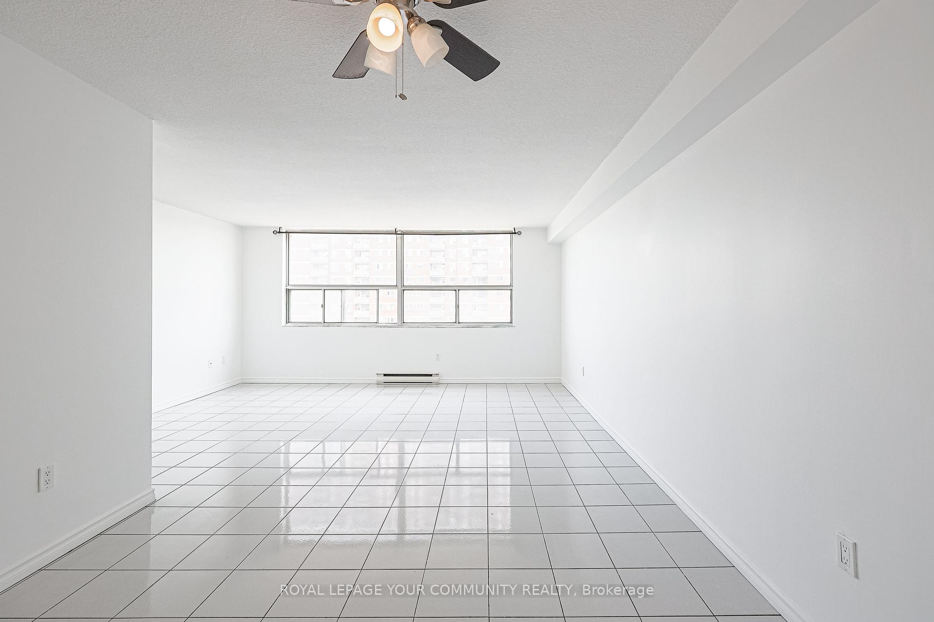 2 Bedrooms Condo at 10 Tobermory, Toronto For sale