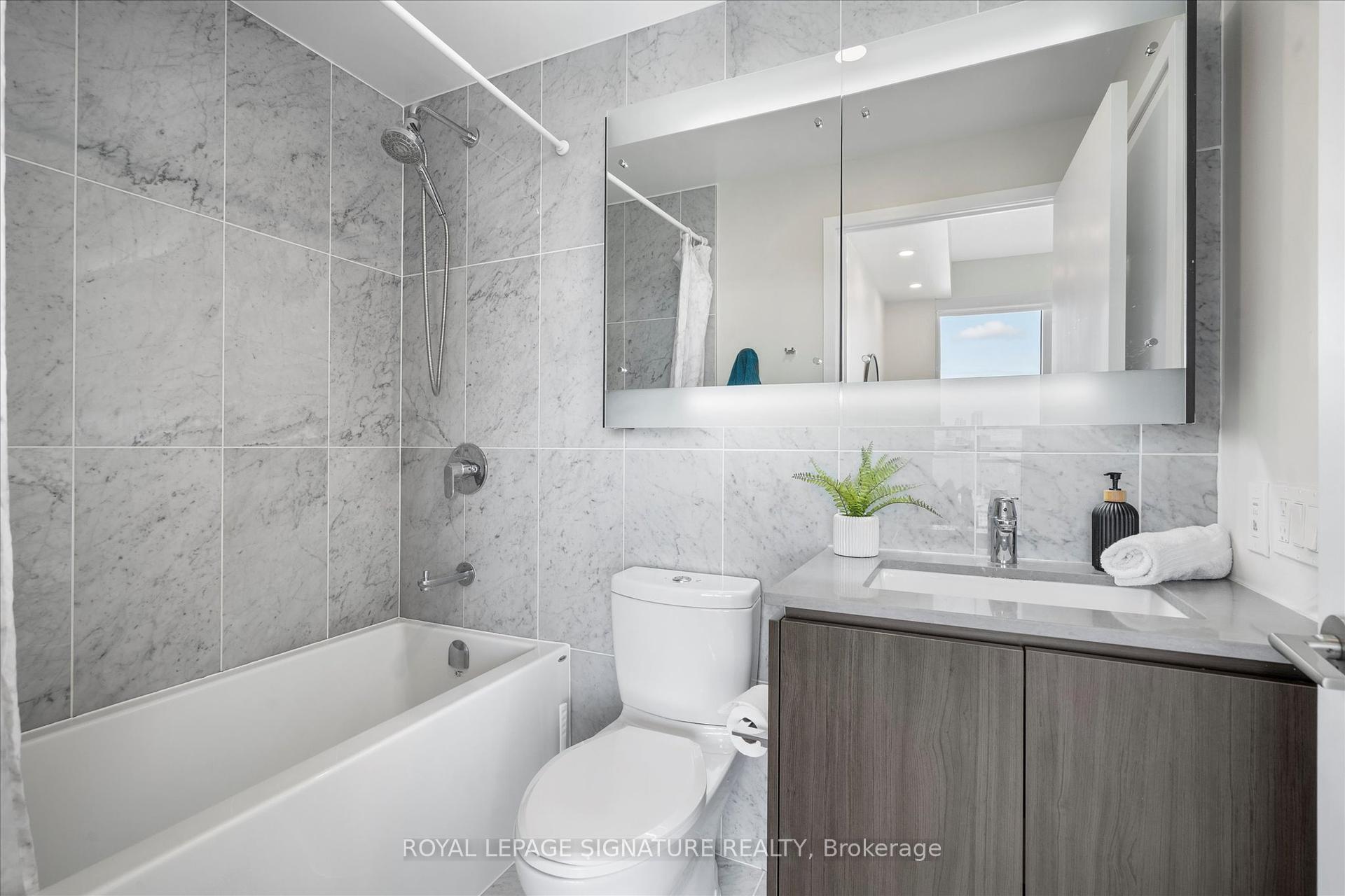 2 Bedrooms Condo at 117 McMahon, Toronto For sale