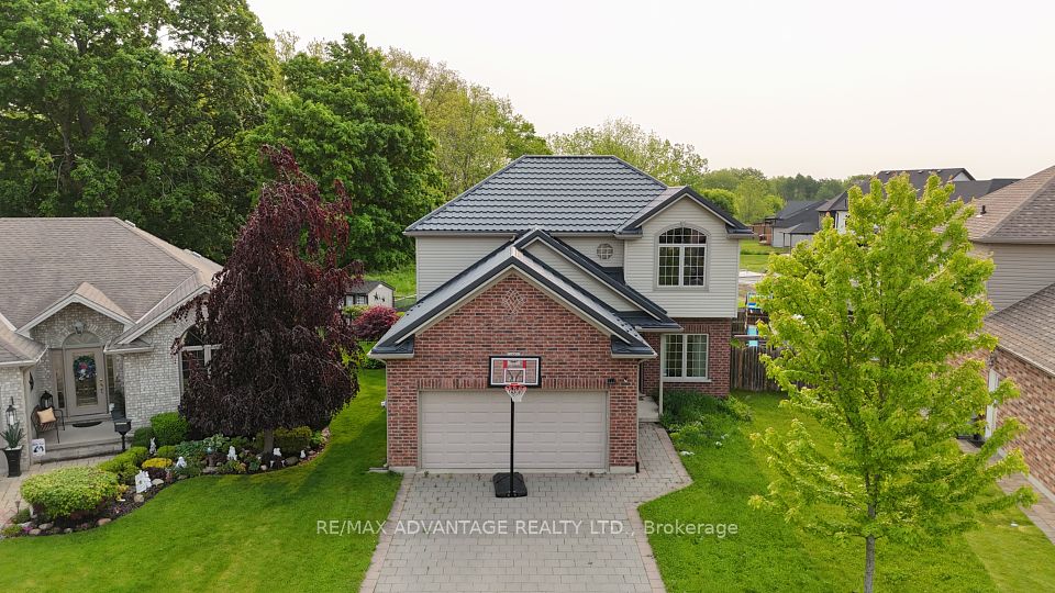 125 Deborah Drive, Strathroy-Caradoc, ON N7G 4E2