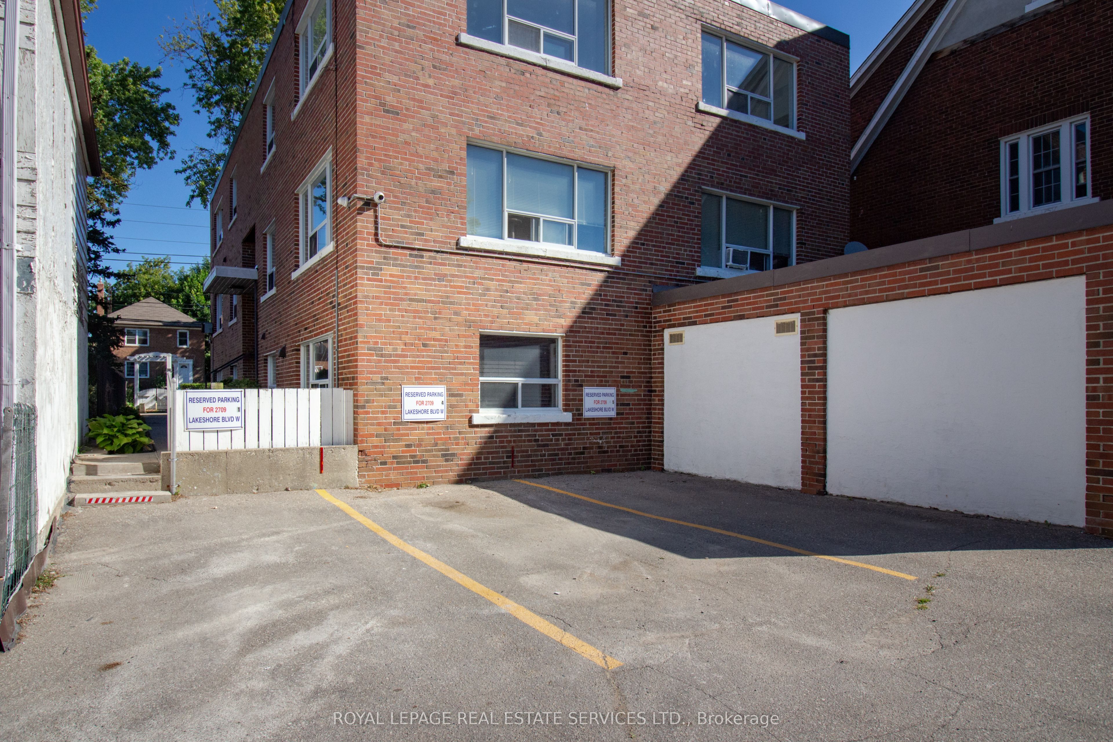 2709 Lake Shore Boulevard W