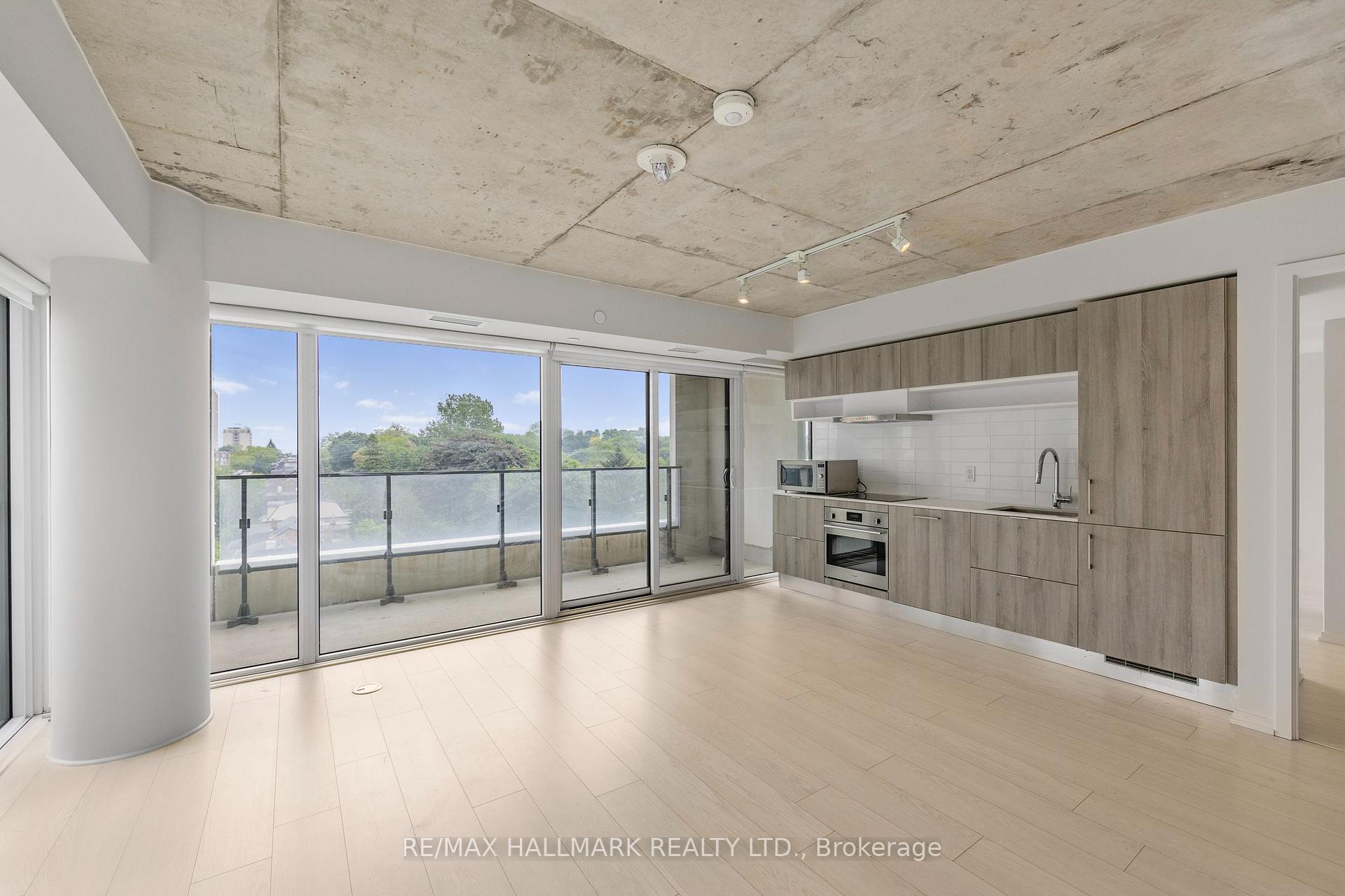 2 Bedrooms Condo at 5 Soudan, Toronto For sale