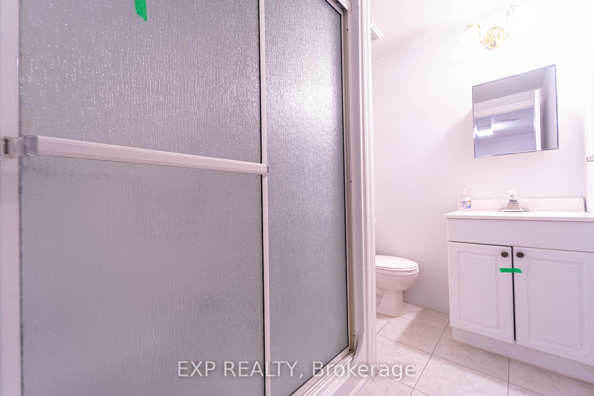 4 Bedrooms Condo at 199 Hillcrest, Mississauga For sale