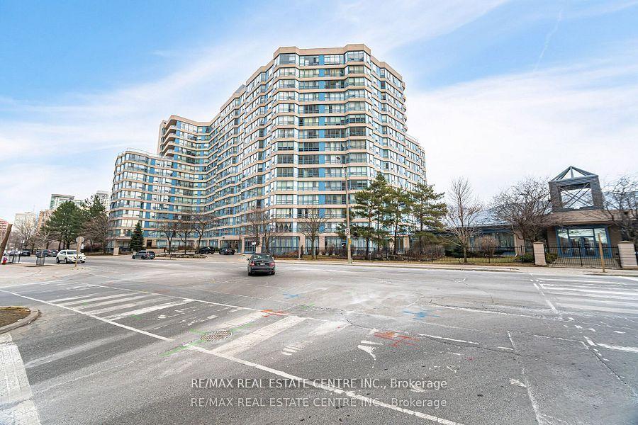 3 Bedrooms Condo at 250 Webb, Mississauga For sale