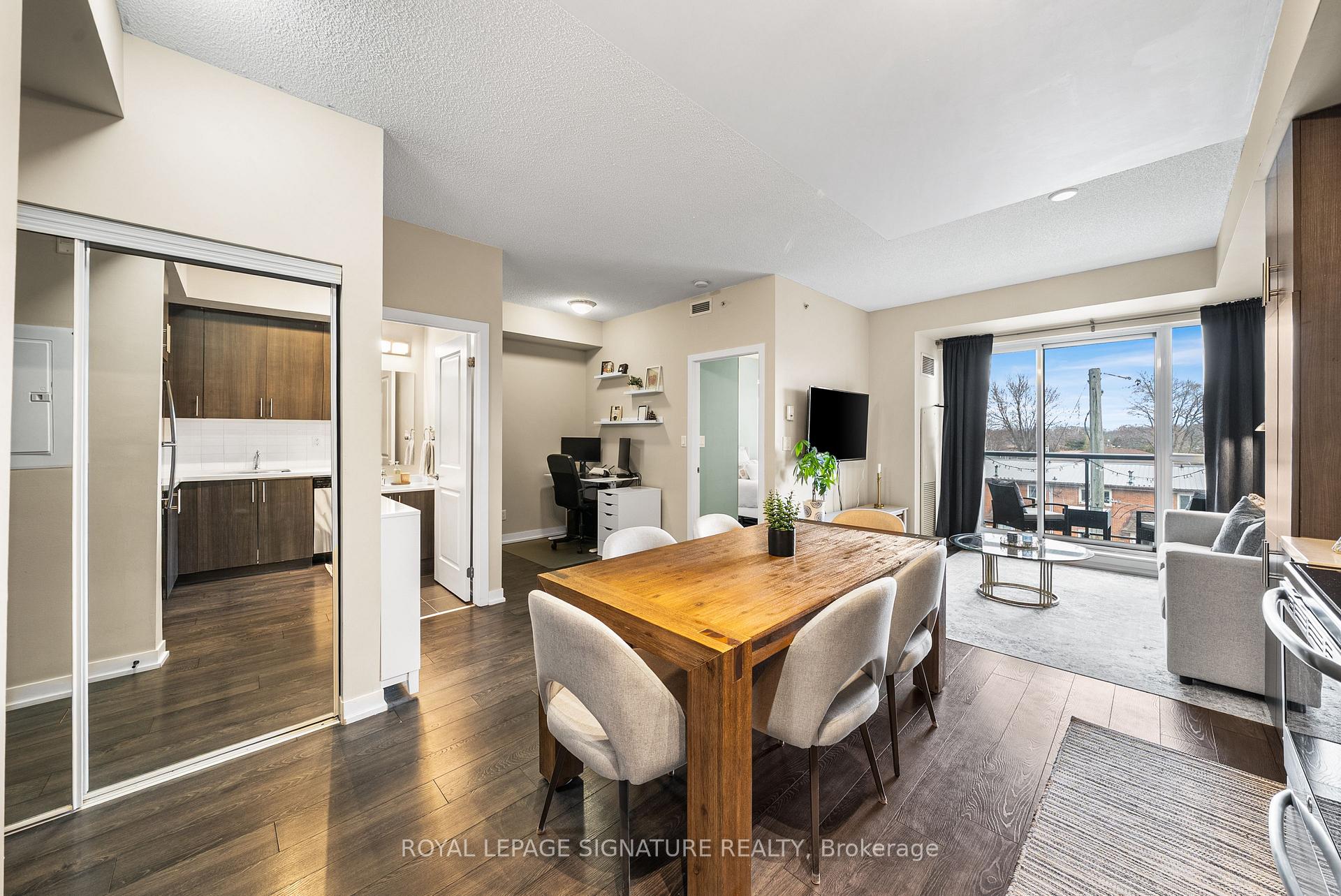 2 Bedrooms Condo at 1284 Guelph, Burlington For sale