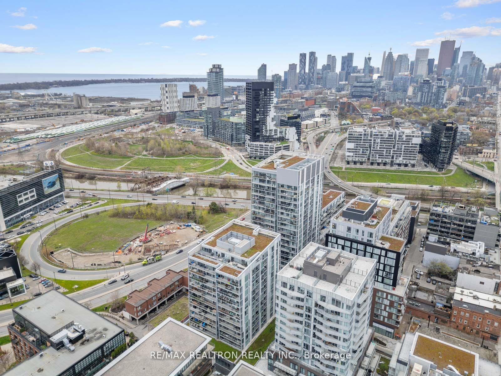 3 Bedrooms Condo at 25 Baseball, Toronto For sale