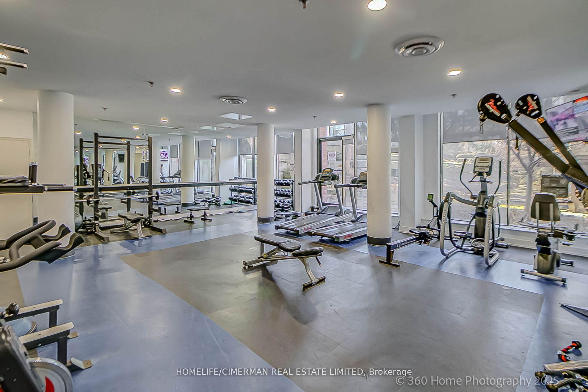 2 Bedrooms Condo at 20 Southport, Toronto For sale
