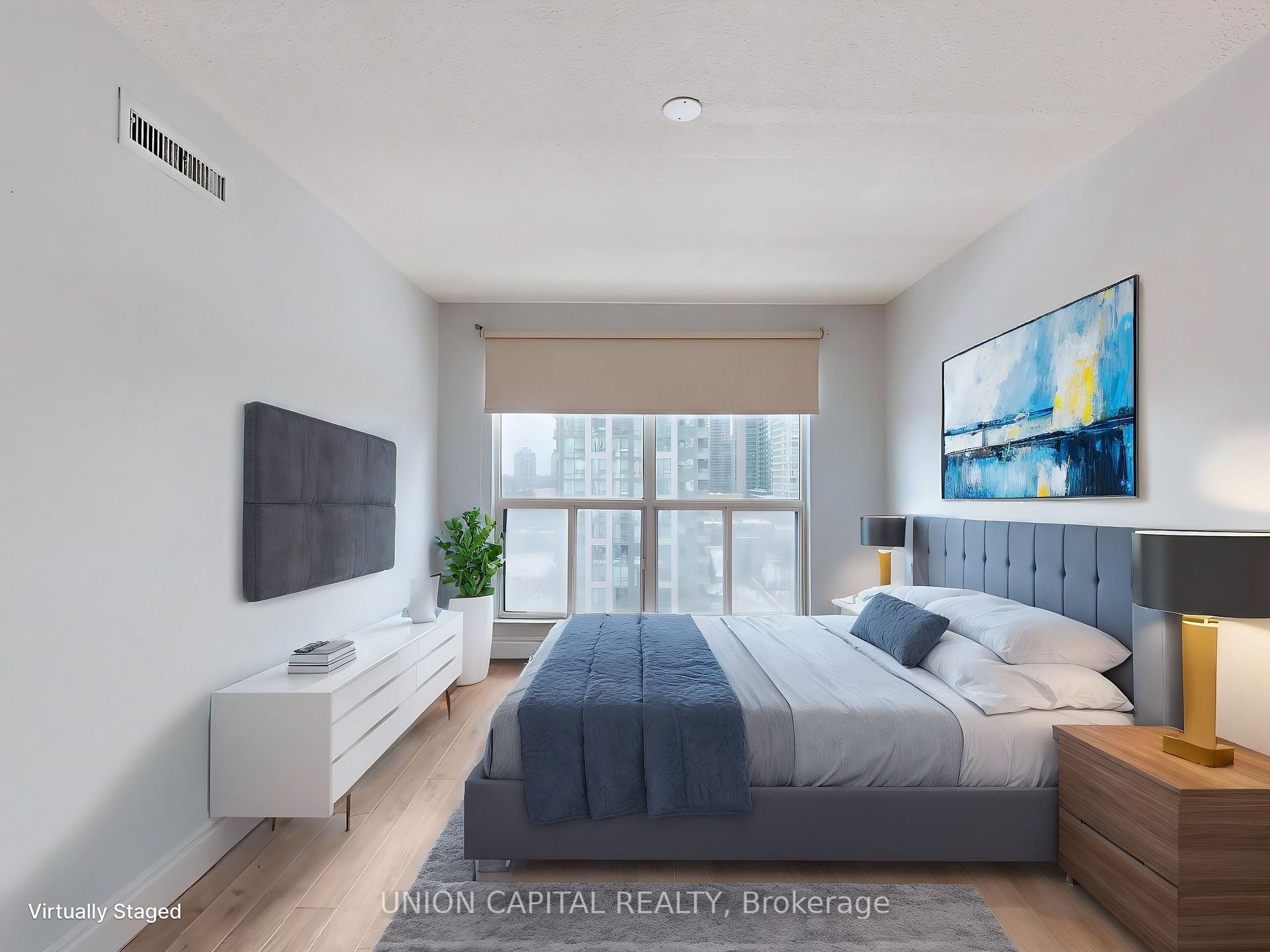3 Bedrooms Condo at 28 Hollywood, Toronto For sale