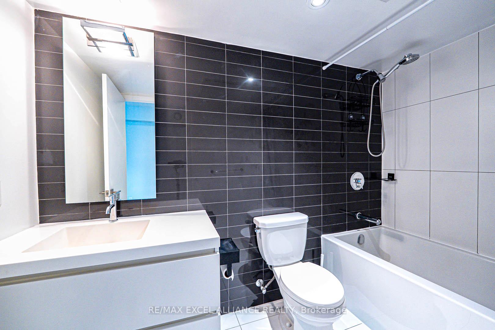 2 Bedrooms Condo at 75 Queens Wharf,  Toronto For sale