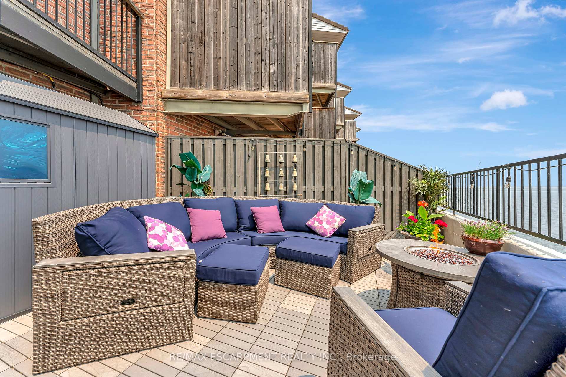 1 Bedroom Condo at 2136 Old Lakeshore, Burlington For sale