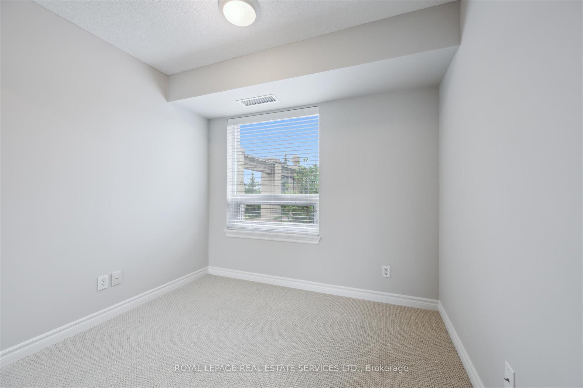 2 Bedrooms Condo at 2325 Central Park, Oakville For sale