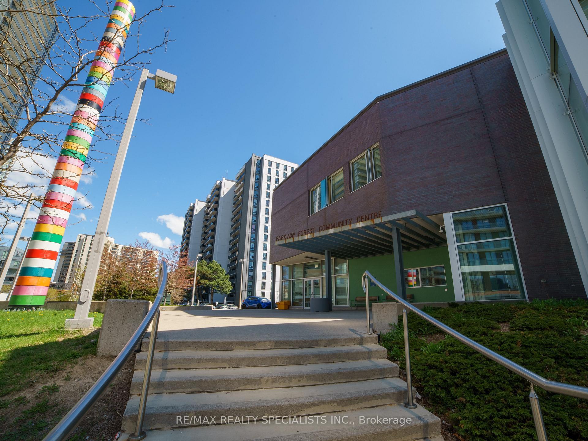 2 Bedrooms Condo at 50 Forest Manor, Toronto For sale