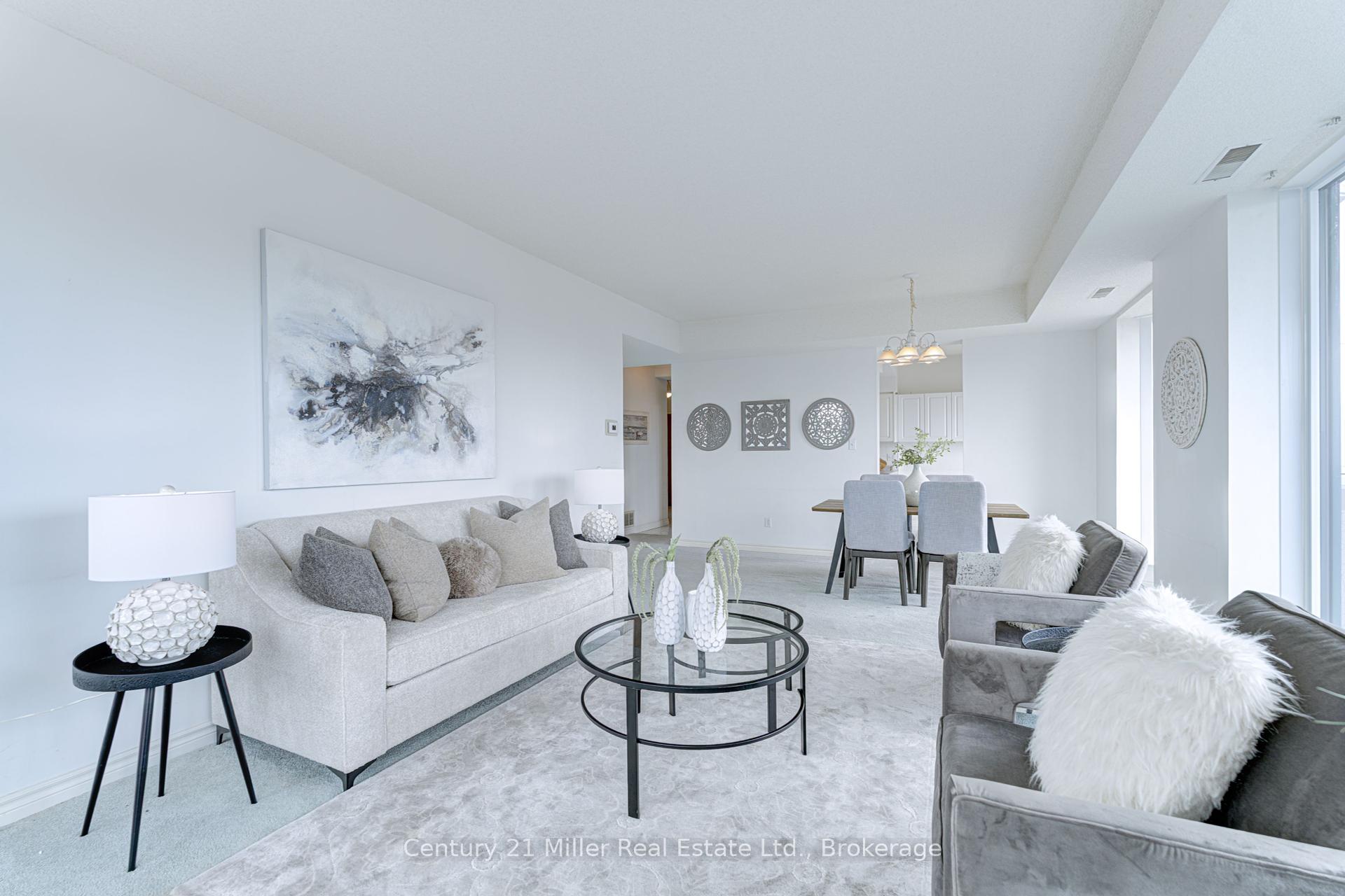 2 Bedrooms Condo at 67 Caroline, Hamilton For sale