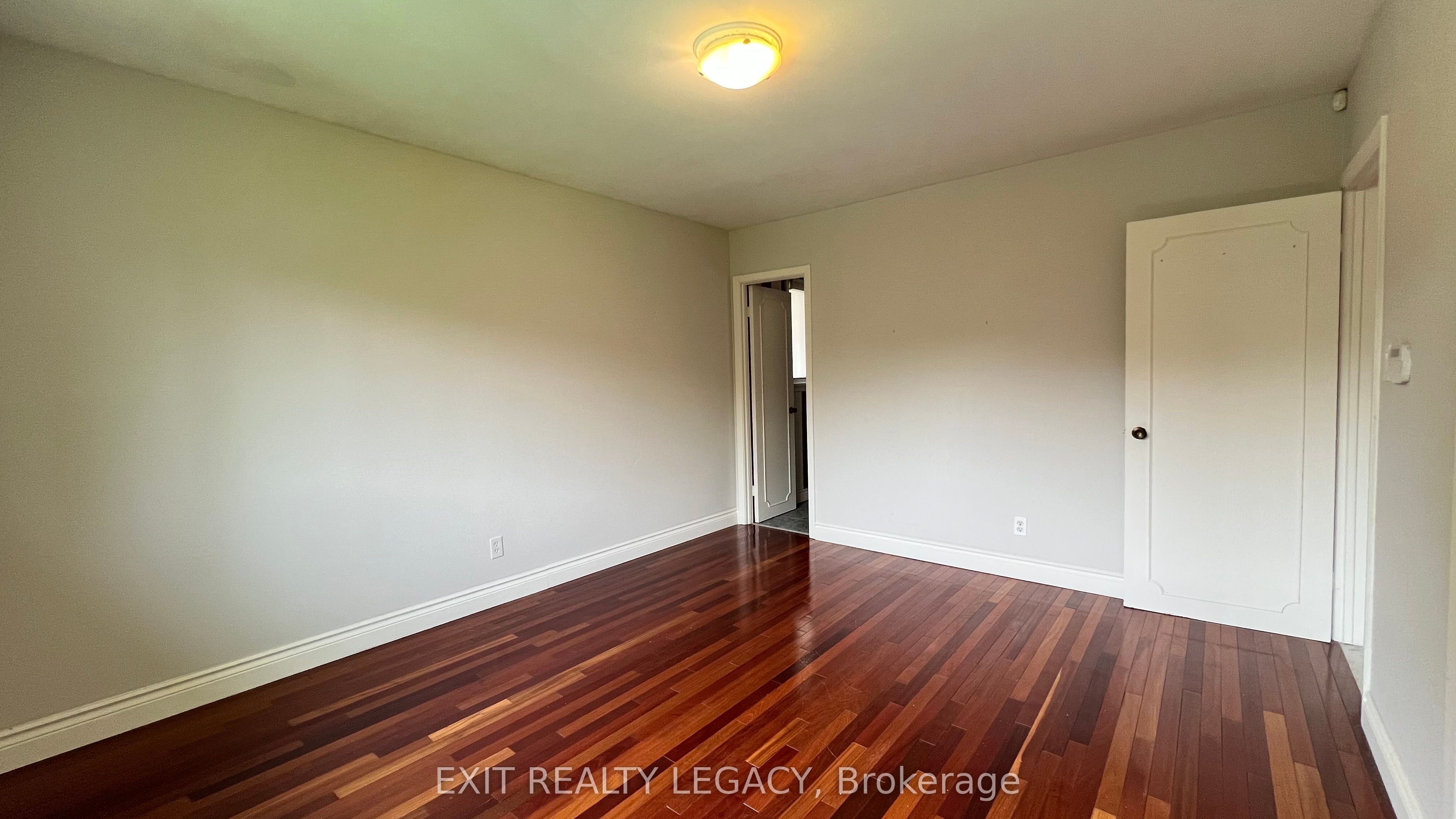 89 Bond Crescent