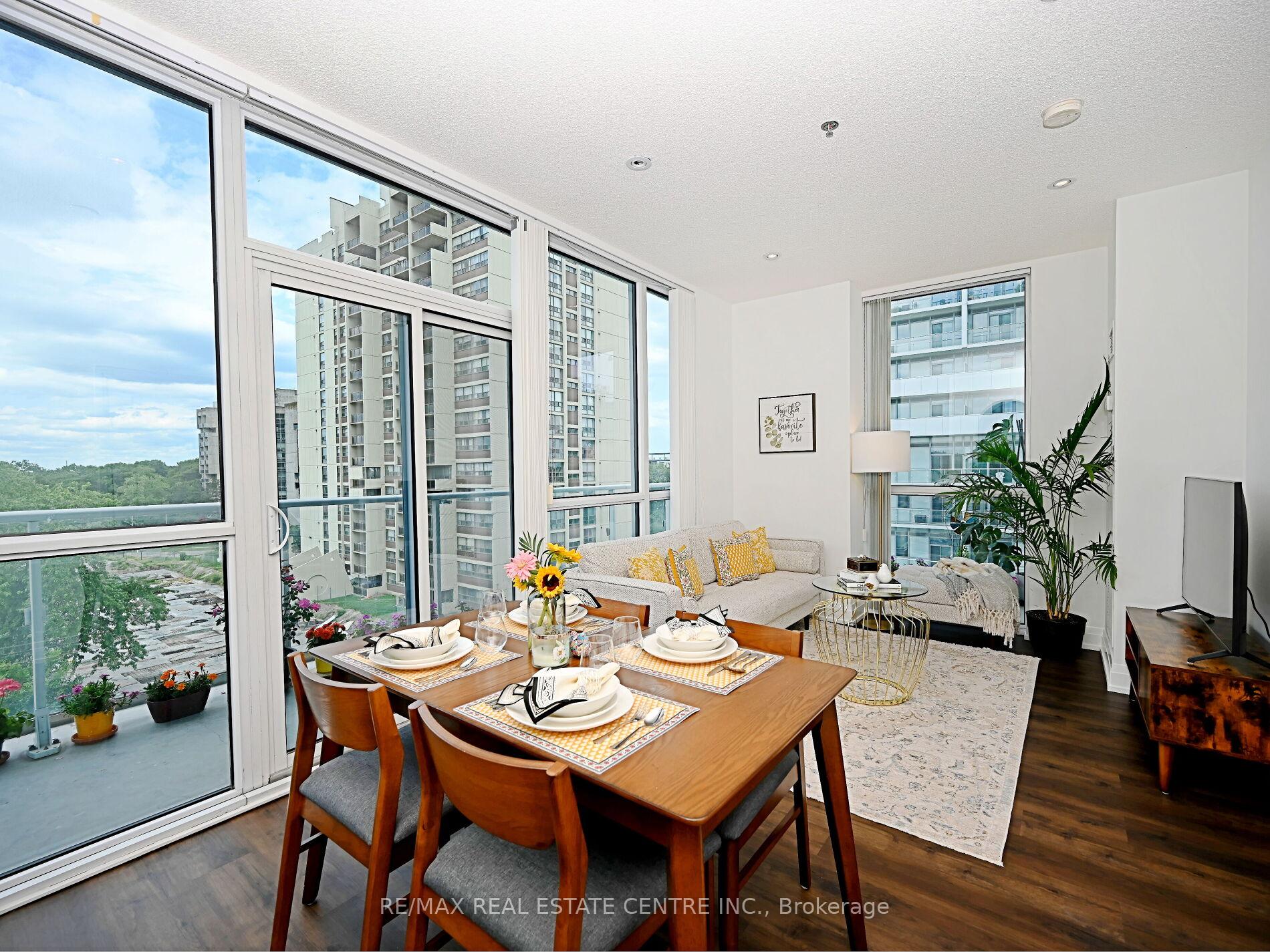 2 Bedrooms Condo at 65 Speers, Oakville For sale